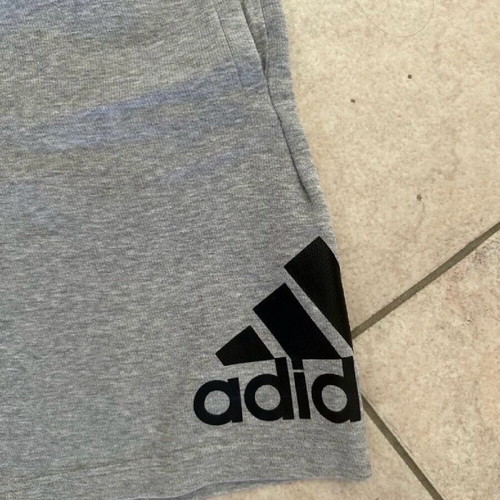 Adidas βερμούδα γκρι σαν καινούργιο, μέγεθος M