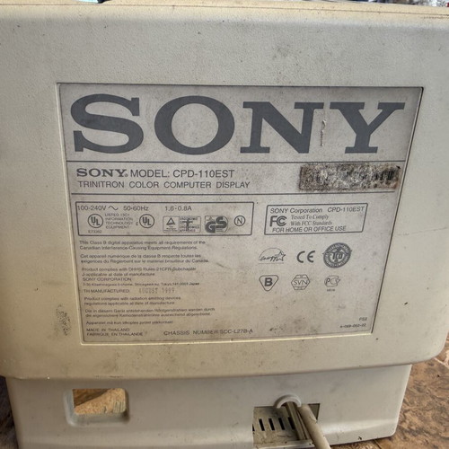 Sony Trinitron CPD-110EST 15" CRT display for spare parts or repair