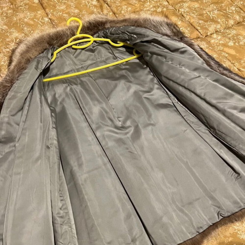 Raccoon fur coat like new, size L, gray brown