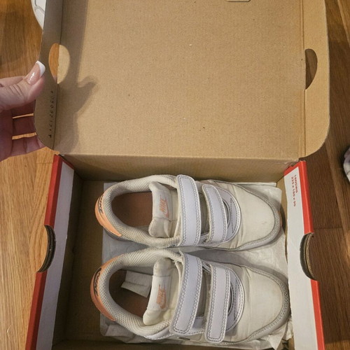 Nike kids' athletic shoes used size 28.5 for girls