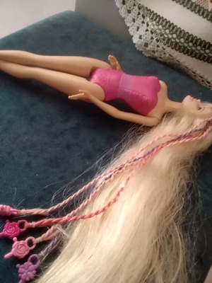 Κούκλα Barbie με πολύ μακριά μαλλιά σαν καινούργιο