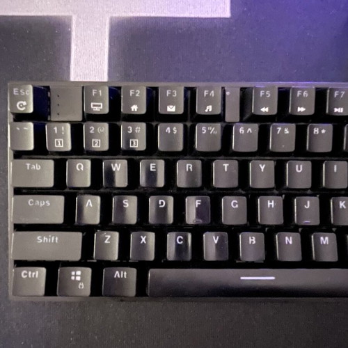 Zeroground KB-3200 G mechanical keyboard like new, red switches, RGB