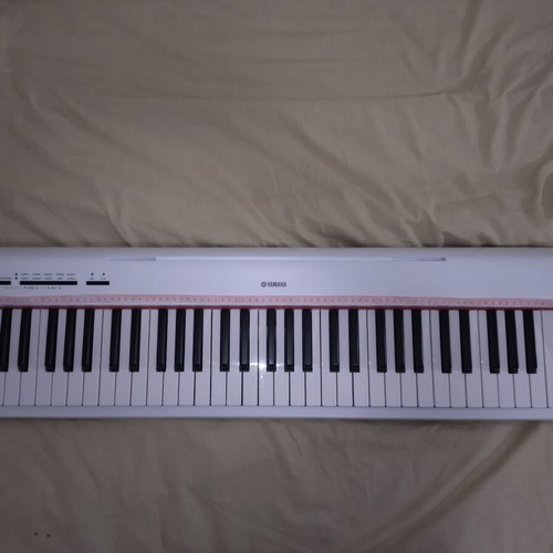 Yamaha Piaggero NP-12 electric keyboard white with Strix stand full set