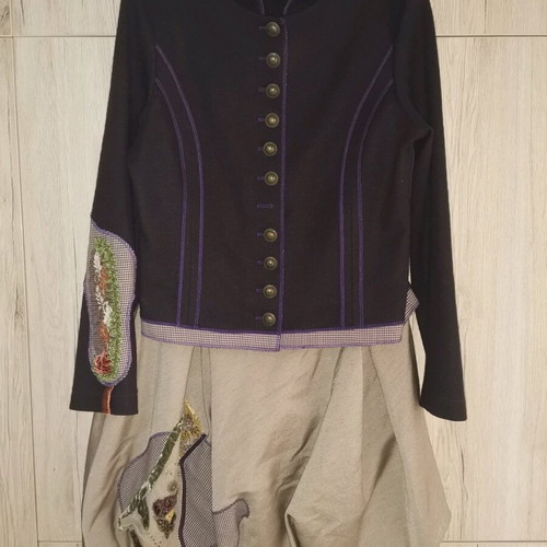 Tagier suit jacket and skirt used, purple with embroidery and balloon skirt