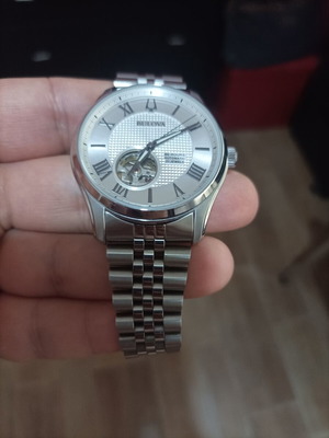 Bulova Wilton 96A207 men's automatic watch like new, silver