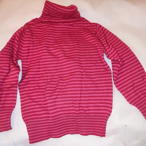 Kids' turtleneck shirt and red pants set used, age 2