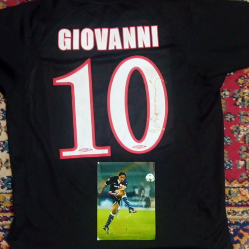 Giovanni Silva de Oliveira The Legend signed collectible jersey like new