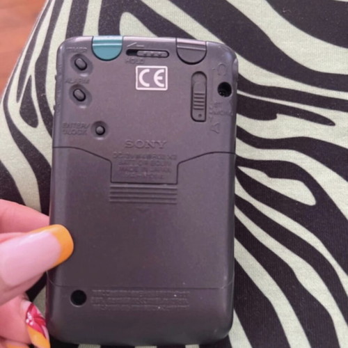 Sony portable radio used, fully functional with small batteries