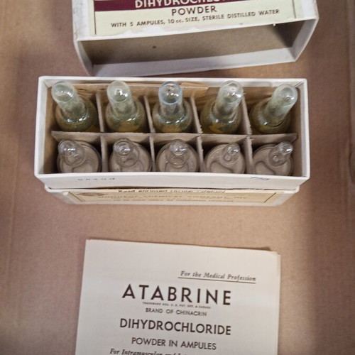 Atabrine Dihydrochloride Vintage Set complete by Winthrop Chemical Co.