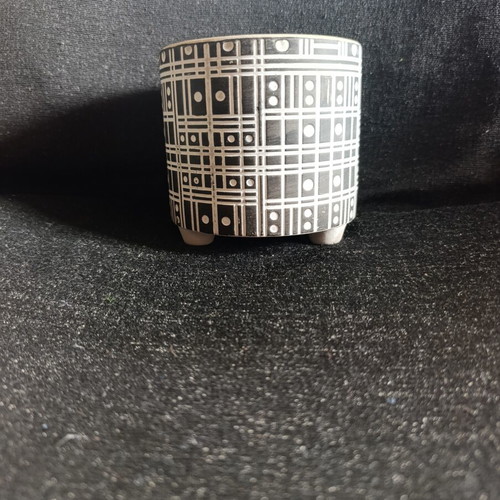 Ceramic planter like new with modern embossed geometric design