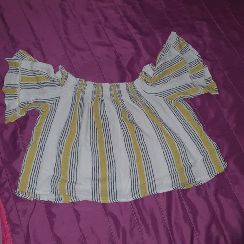 Off-shoulder blouses set of 2, like new, size L