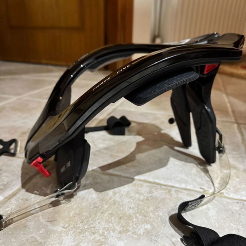 Leatt 3.5 Neck Brace S/M like new with straps