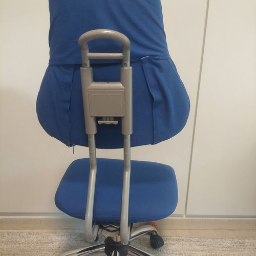 Children's office chair like new with frame