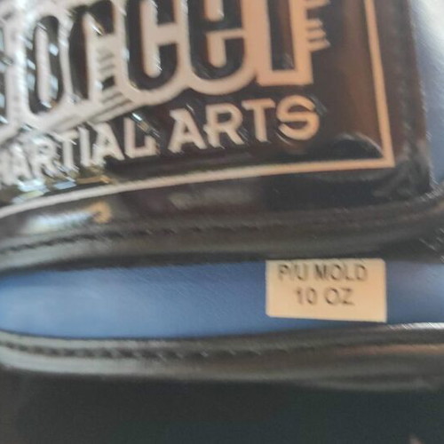 Boxing gloves like new, high quality, with Velcro closure