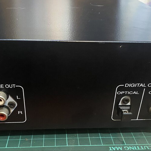 Marantz CD5000 CD player with CD Text and digital out