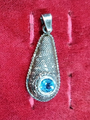 Silver vintage pendant with aquamarine like new