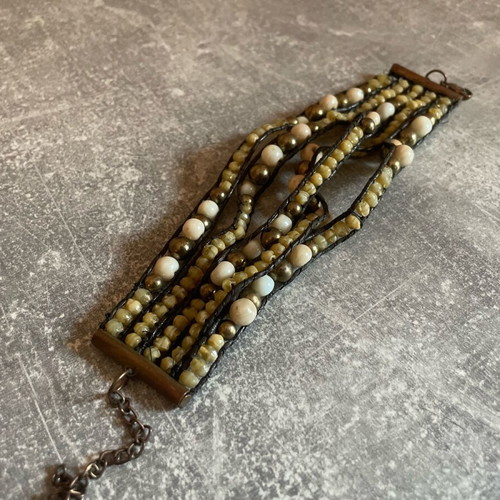 Bracelet with beads used, white and brown