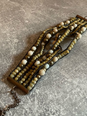 Bracelet with beads used, white and brown