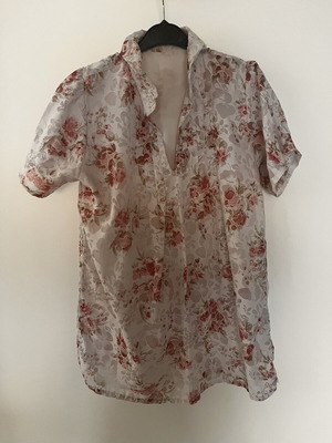 Blouse medium/large size used, beautiful