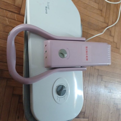 Singer ironing press like new