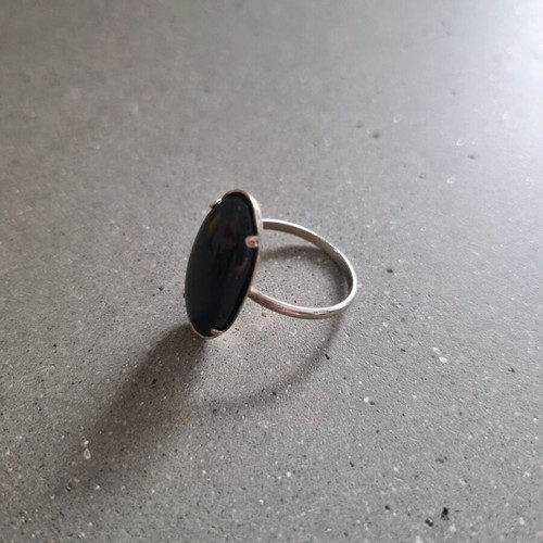 Vintage ring with oval black stone new, silver
