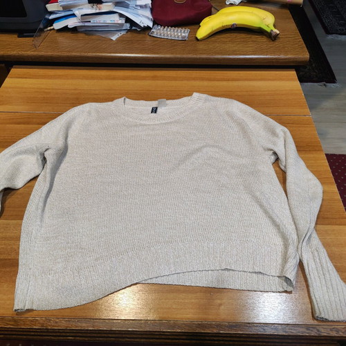 H&M women's beige blouse like new, size Medium