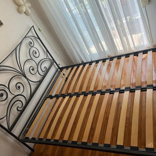 Handmade Italian iron double bed like new