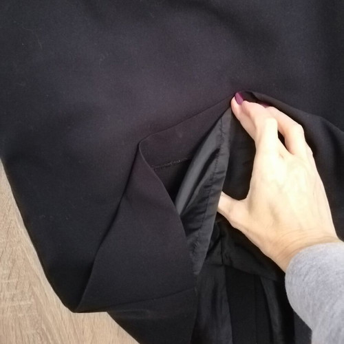 Insity skirt size S like new black