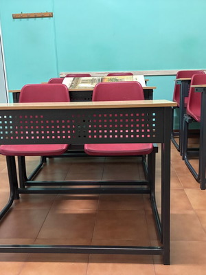 Tutoring desks like new, set of 7
