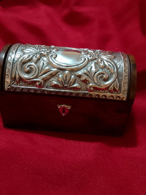 Small jewelry box with 925 silver cover