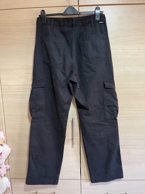 Pull and Bear cargo