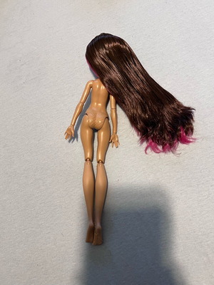 Ever After High Briar Beauty doll used with damaged leg