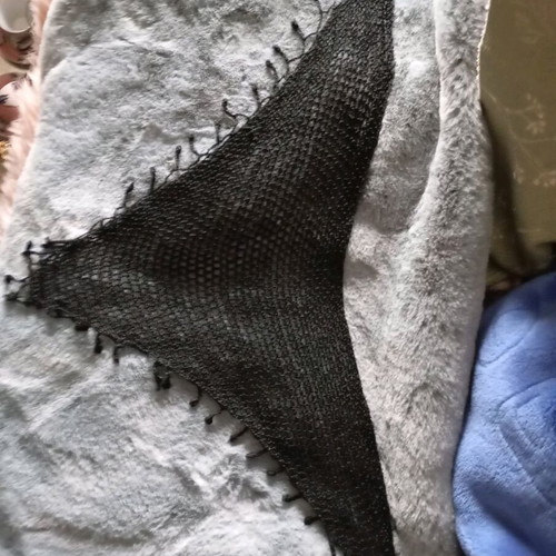 Knitted scarf like new, black