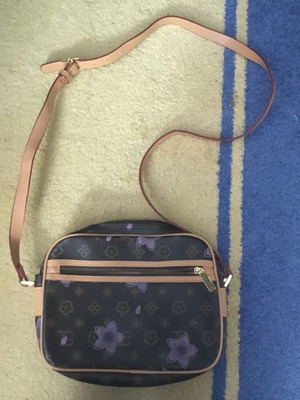 Brown shoulder bag new in excellent condition