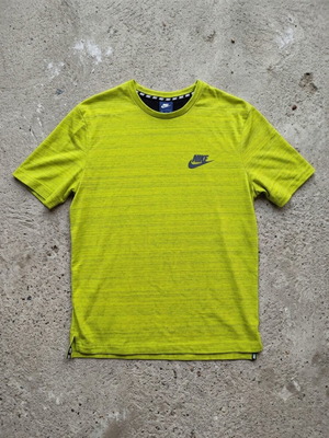 Nike Sportswear NSW AV15 Knit Tee size M like new, electrolime green