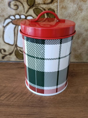 Tin biscuit jar with designs and airtight seal new