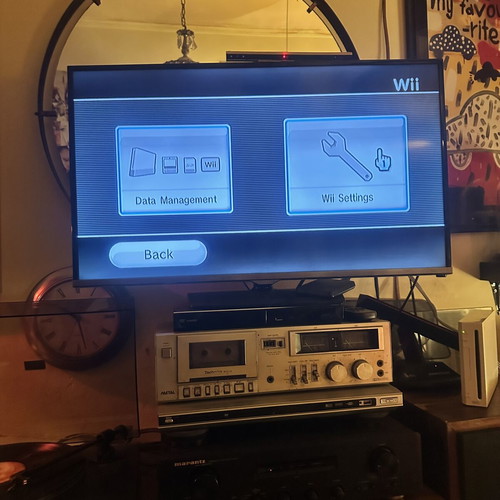 Nintendo Wii bundle with Balance Board, 2 remotes, 2 nunchuks & Wii Fit game like new