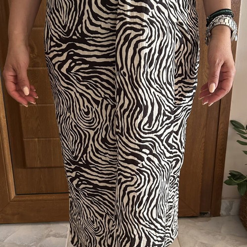Pink Woman zebra print skirt with slit, size L