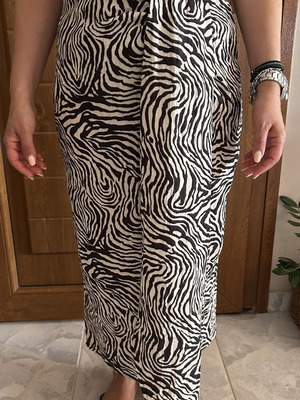 Pink Woman zebra print skirt with slit, size L