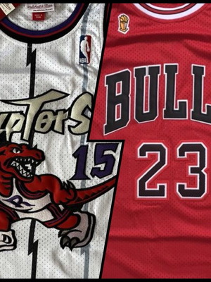 NBA Джърсита Michael Jordan и Vince Carter нови с етикети, размер M