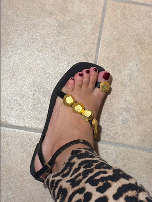 Sante No40 sandals like new with gold stones black size 39