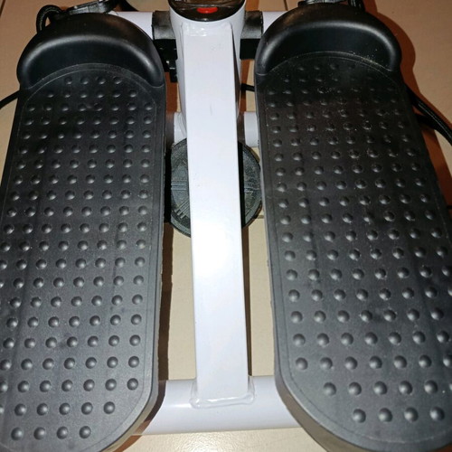 Mini stepper with resistance bands and LCD screen like new