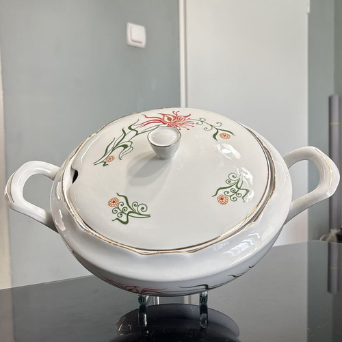 Porcelain soup tureen Ćmielów Poland used, vintage floral design