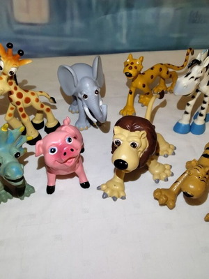 Funny Animal plastic toys set of 8 used