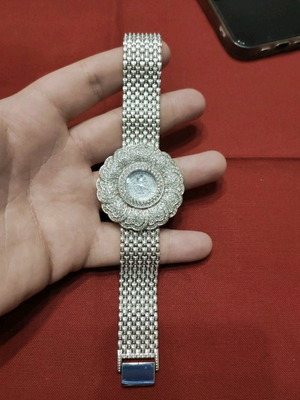 Symbol Watch like new, women's, white