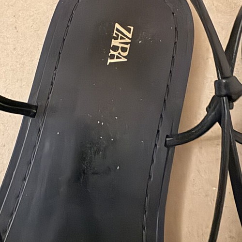 Zara Black Leather Sandals with Cream Flower Size 37 Like New