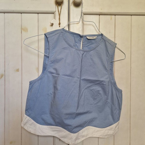 Crop shirt XS/S like new, white and blue