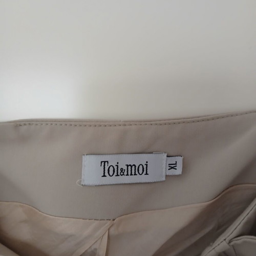 Toi&Moi beige skirt with left side slit, asymmetrical, like new, XL