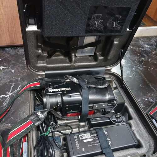 JVC GR-C7E video camera used, excellent condition, cassette
