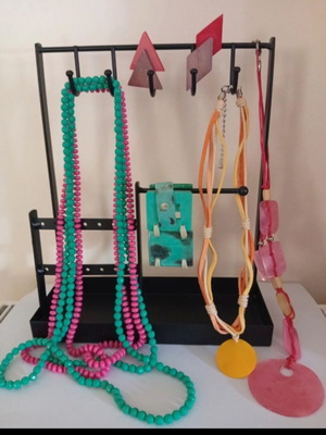 Jewelry set like new, colorful necklaces, bracelet, and vintage pins